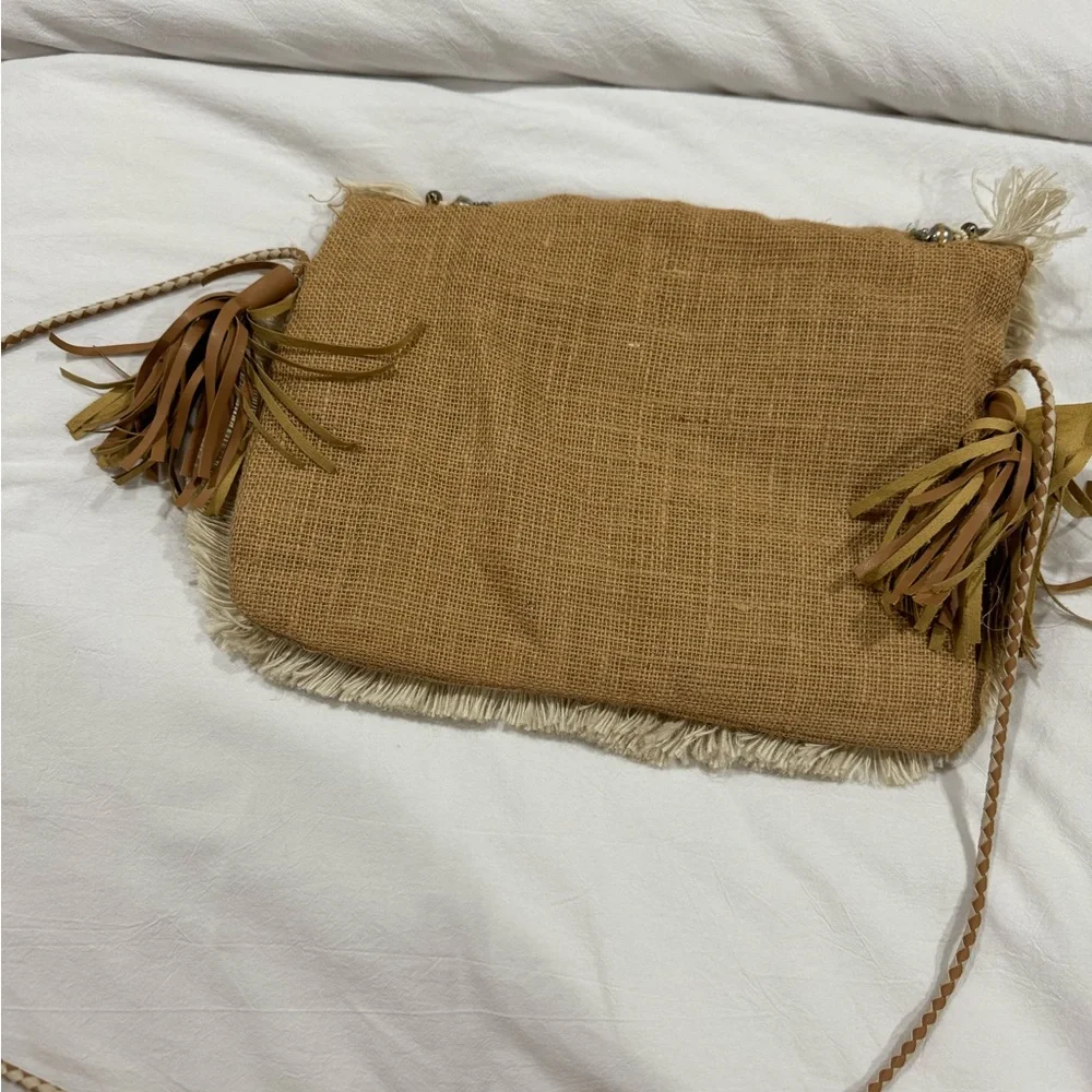 Revolve gold shimmer purse - Picture 2 of 3